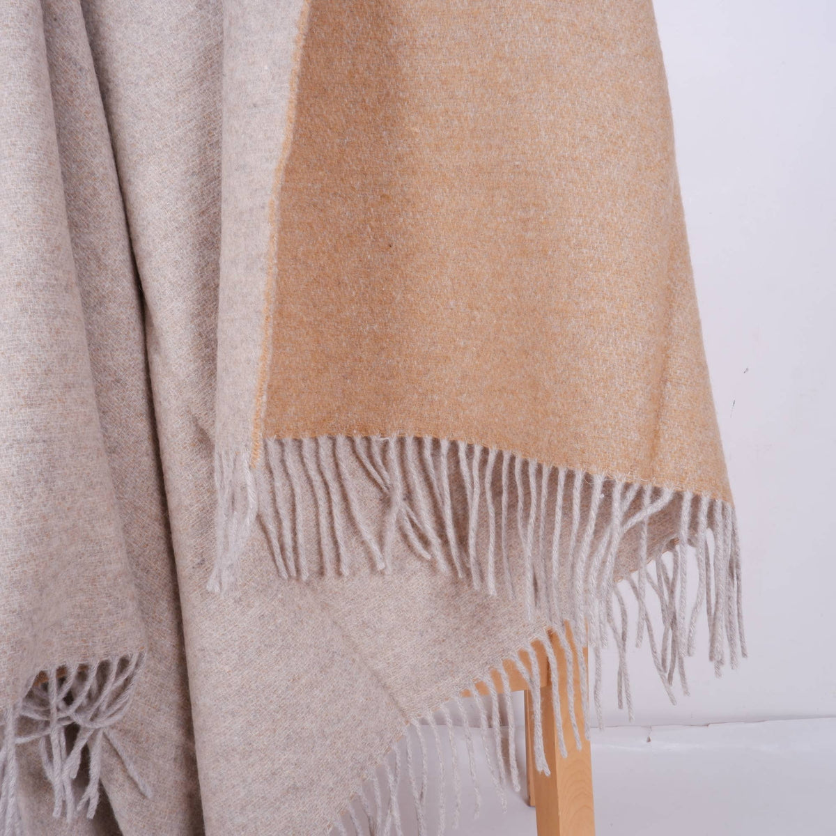 Plaid en laine mérinos bicolore – Camel