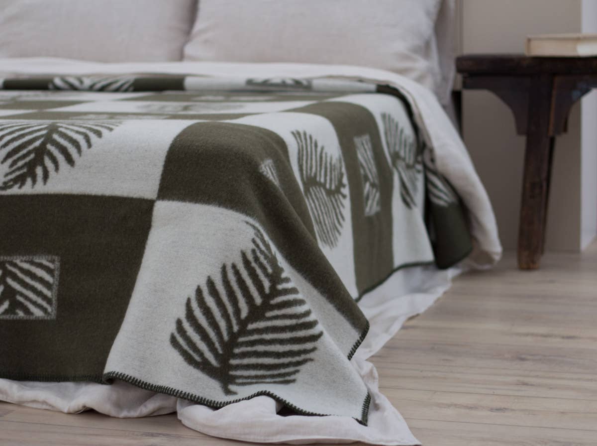 Grand plaid en laine mérinos LEAF – Vert et blanc