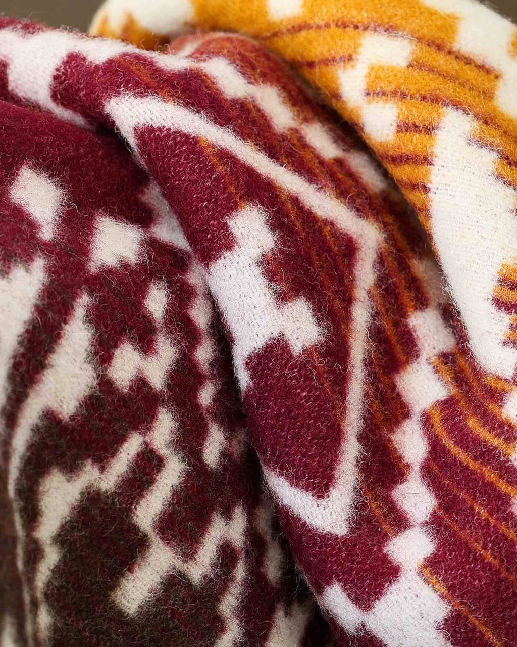 Grand plaid en laine VYR – photo 15