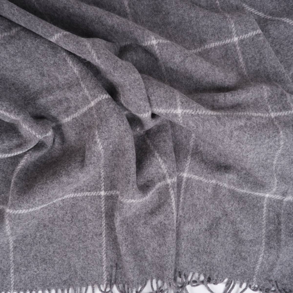 Plaid à carreaux en laine – coloris gris, détail (photo 12)