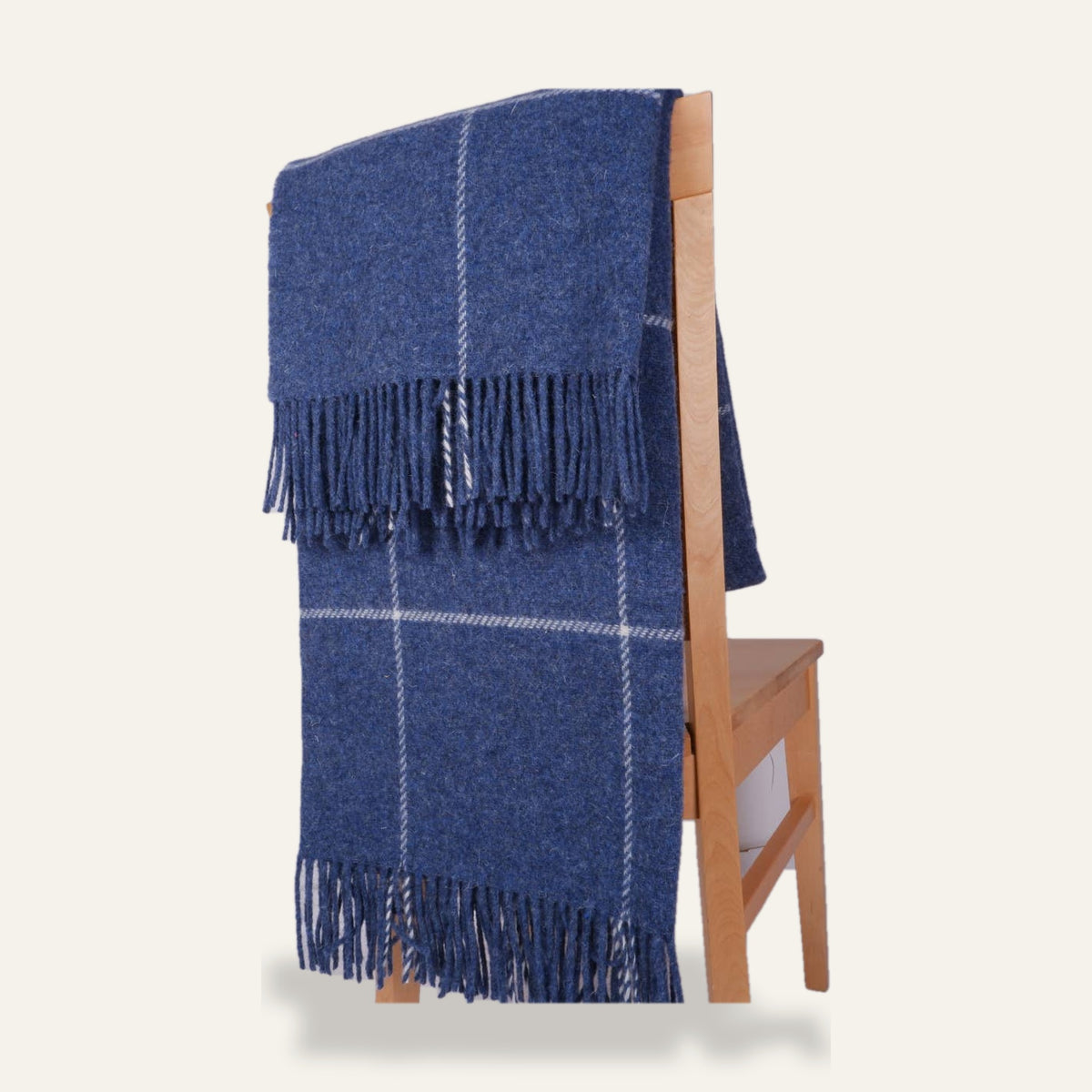 Plaid à carreaux en laine – coloris bleu (photo 17)