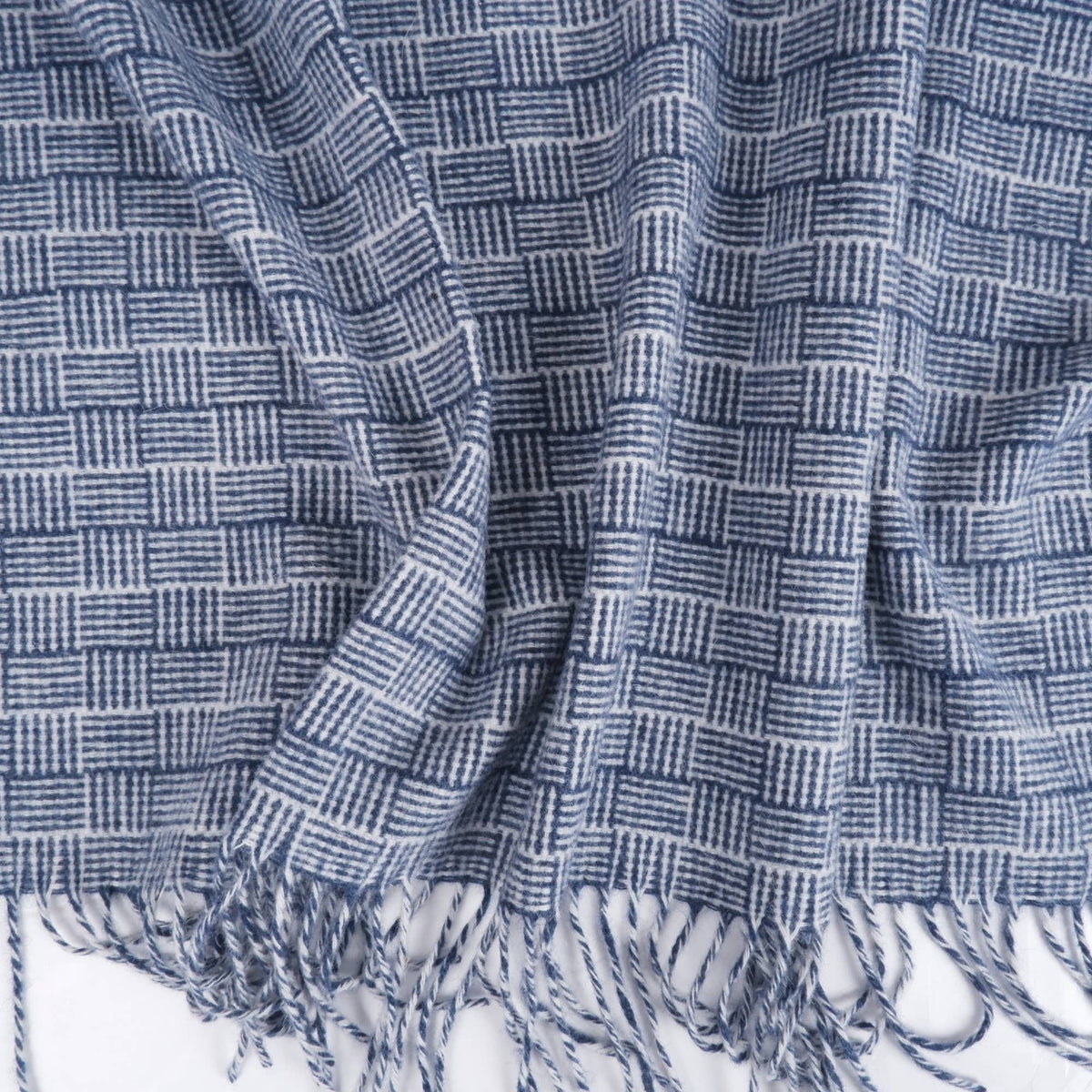 Plaid en laine mérinos NET – détail du tissage (photo 2)