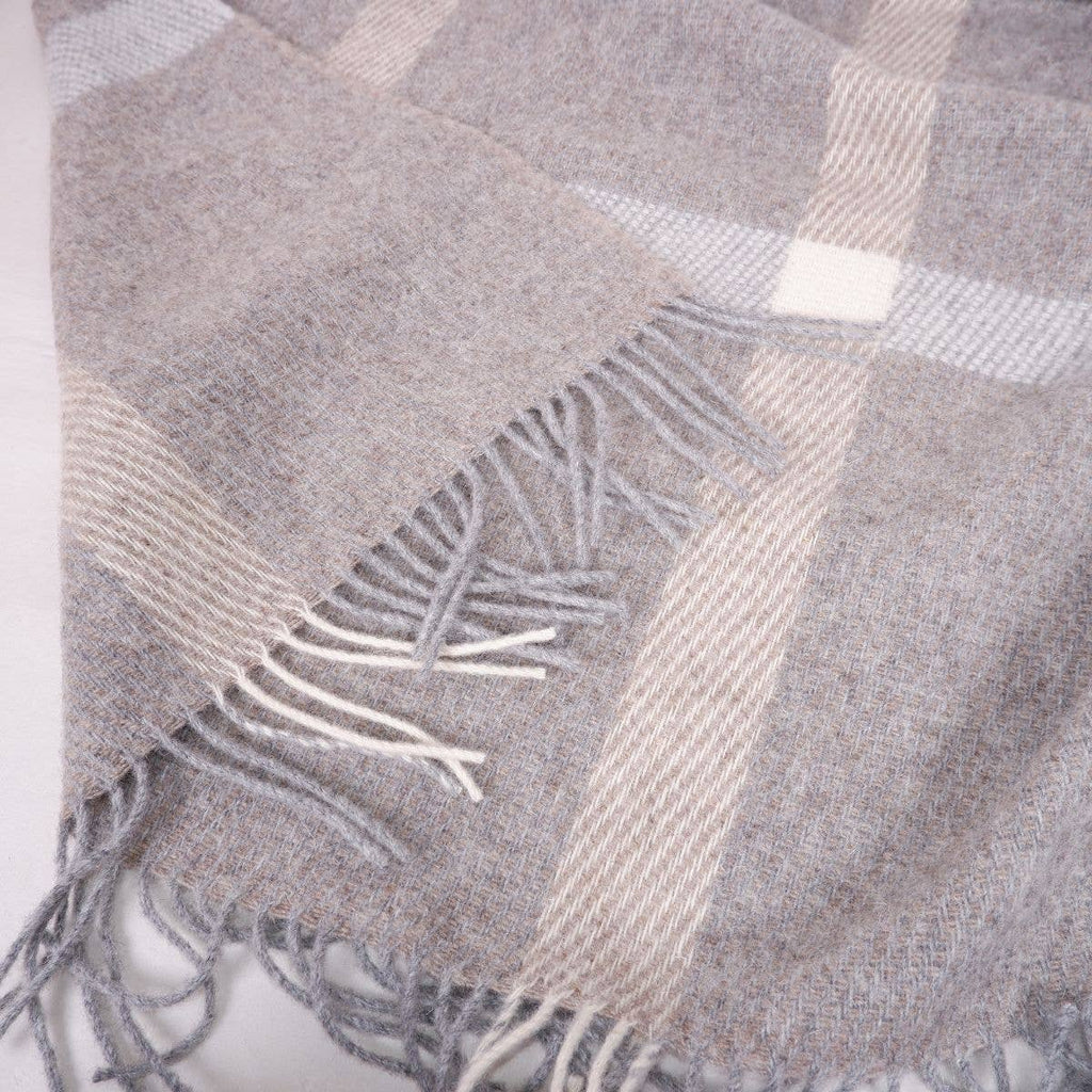 Plaid à carreaux en laine – coloris beige, détail (photo 14)